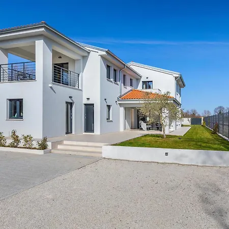 In With House A Panoramic View Vikendica Marcana
